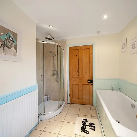 Cotswolds - 3 Bed House, With Garden, Wifi - Esho Stays Cirencester Exterior photo