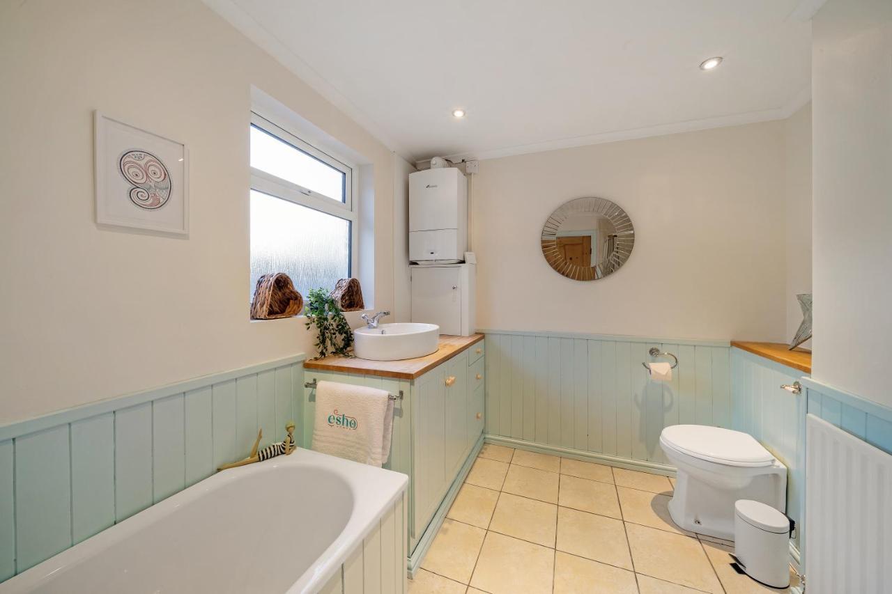 Holiday home Cotswolds - 3 Bed House, With Garden, Wifi - Esho