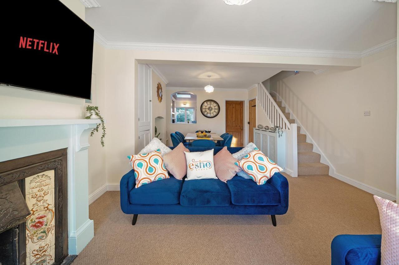 Holiday home Cotswolds - 3 Bed House, With Garden, Wifi - Esho *