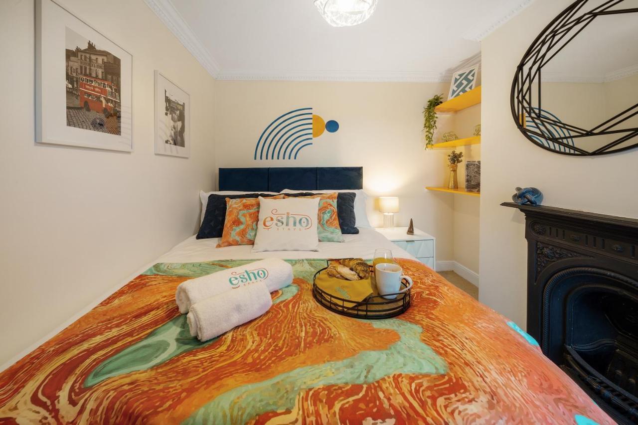 Cotswolds - 3 Bed House, With Garden, Wifi - Esho * Cirencester