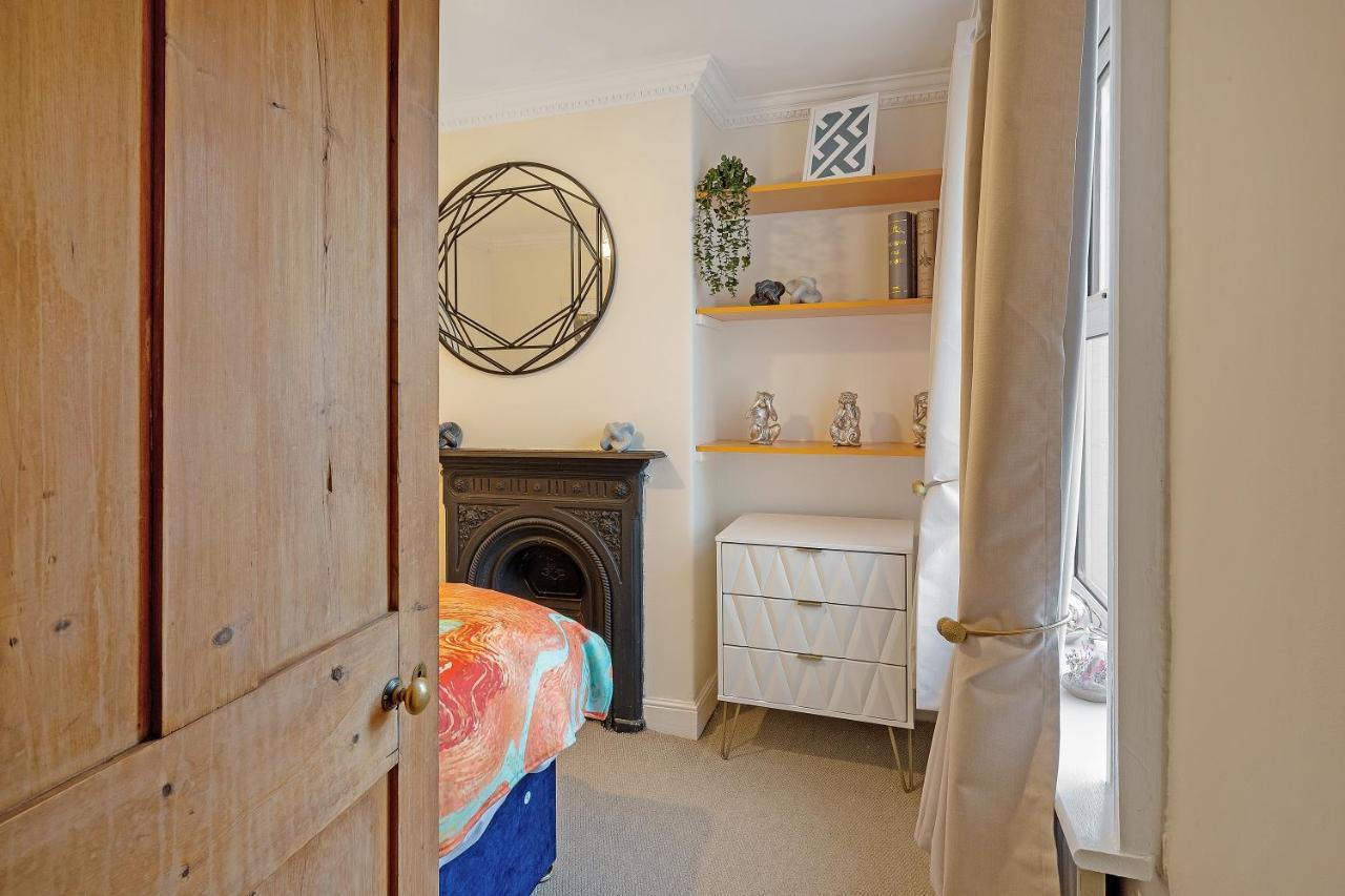 Cotswolds - 3 Bed House, With Garden, Wifi - Esho *